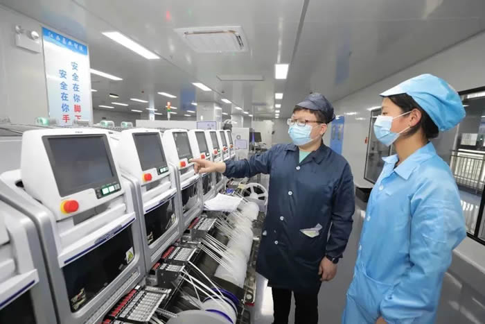 奮楫揚(yáng)帆加“數(shù)”行，九江經(jīng)開區(qū)強(qiáng)攻數(shù)字經(jīng)濟(jì)“一號(hào)發(fā)展工程”